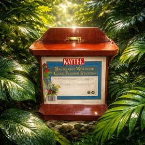 Kaytee Backyard Wildlife Cake Feeder Station